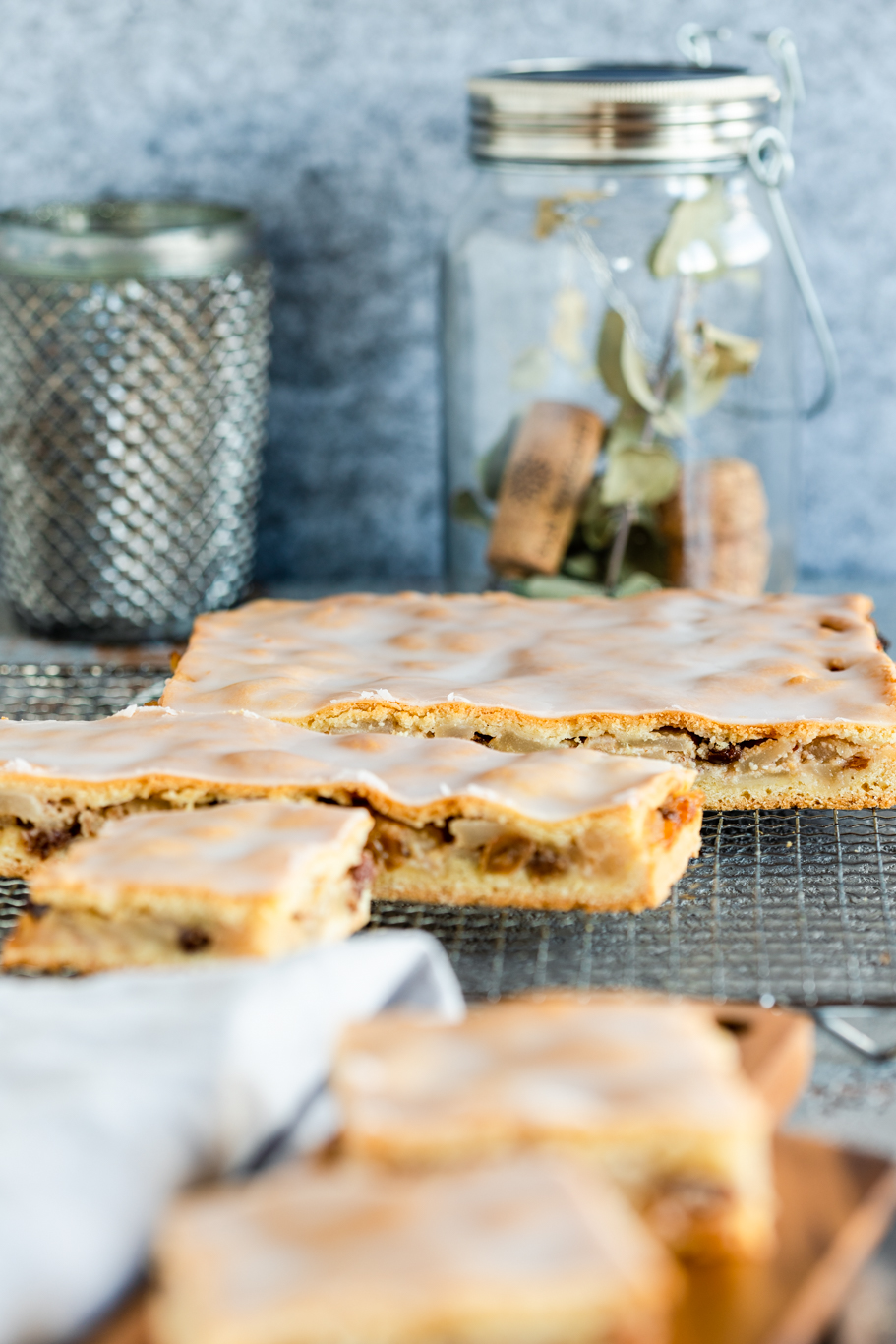 Gedeckter Birnenkuchen: hallo, Herbst! Gedeckter Birnenkuchen: hallo, Herbst!