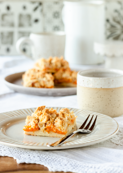 Aprikosenkuchen mit Schüttelbrot-Streuseln Aprikosen Südtirol Streusel Sommer Mürbeteig Schüttelbrot
