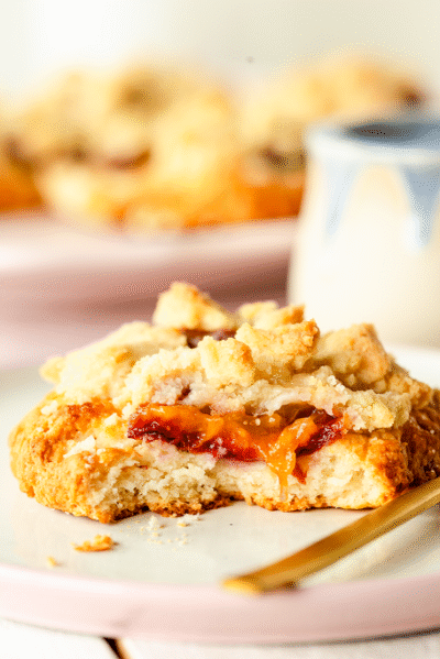 Zwetschgentaler mit Tonkabohne Zwetschgen Tonkabohne Streusel Quark-Öl-Teig krimiundkeks