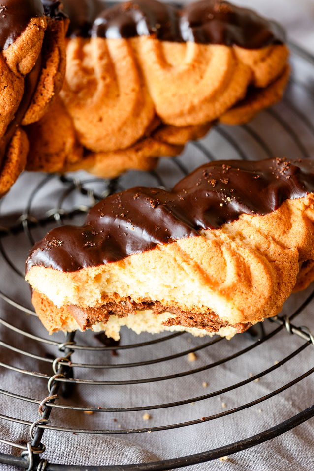 Flammende Herzen krimiundkeks Nugat Kaffee Spritzgebäck Rührteig