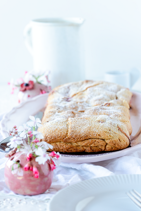 Erdbeerstrudel Erdbeeren Mürbeteig weiße Schokolade Südtiroler Strudel krimiundkeks